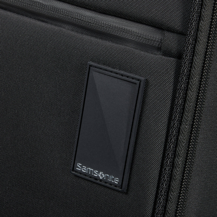 Samsonite Vaycay Medium Expandable Spinner