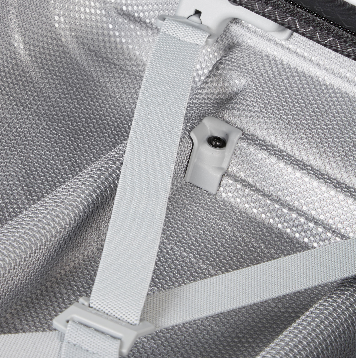 Samsonite Proxis Spinner Carry-On