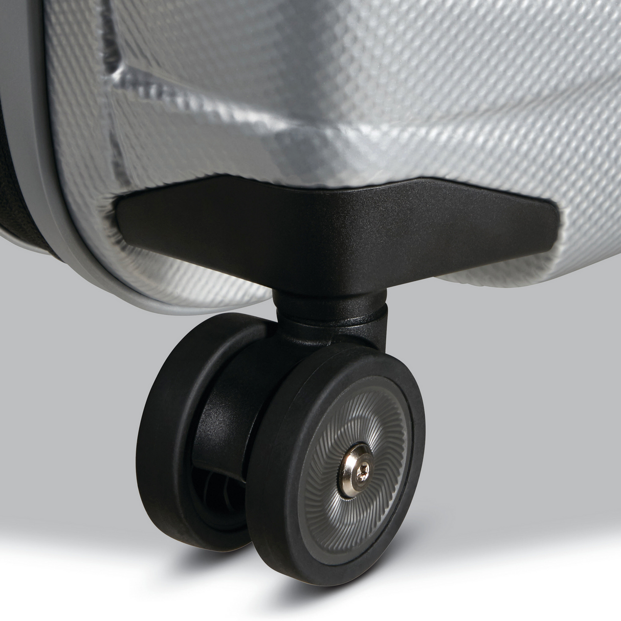 Samsonite Proxis Spinner Carry-On