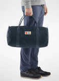 Carrying Fjallraven Vardag 30L Duffle