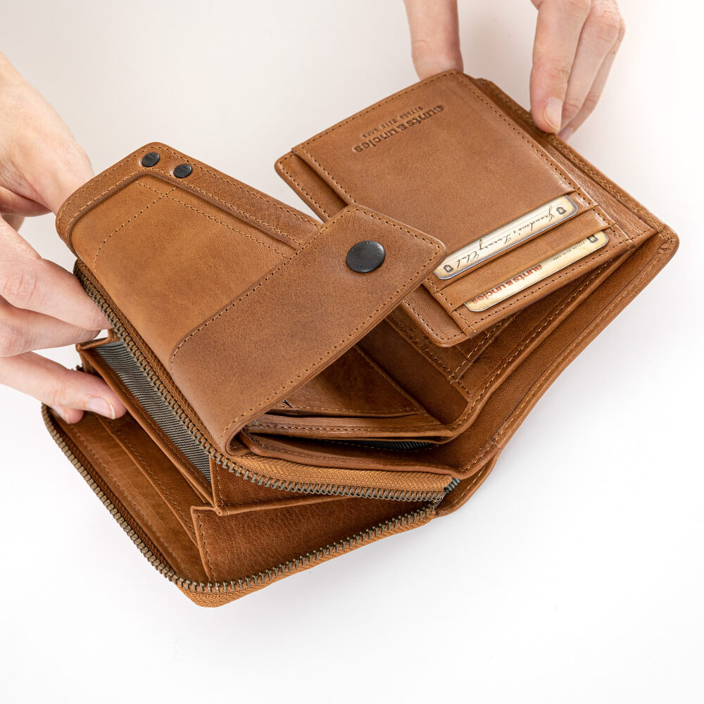 Aunts & Uncles Grandma's Luxury Club Lotta Wallet