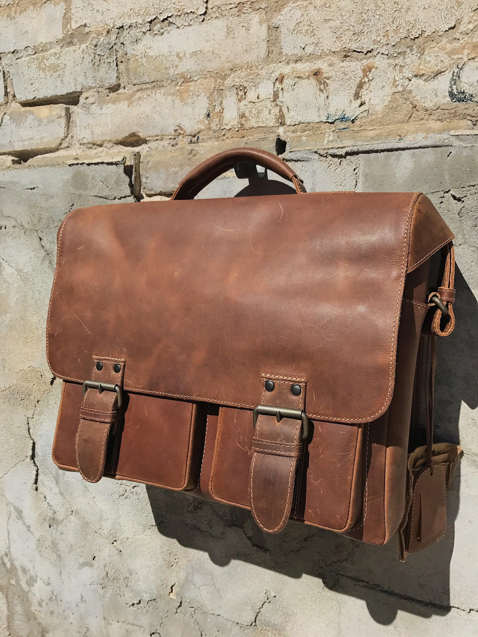 AUNTS & UNCLES Finn Briefcase Review - U.N. Luggage Canada