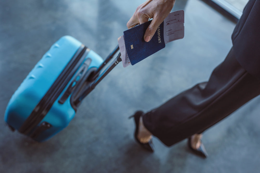 Best Personal-Item Bags That Fit Canadian Airlines (2025 Guide)