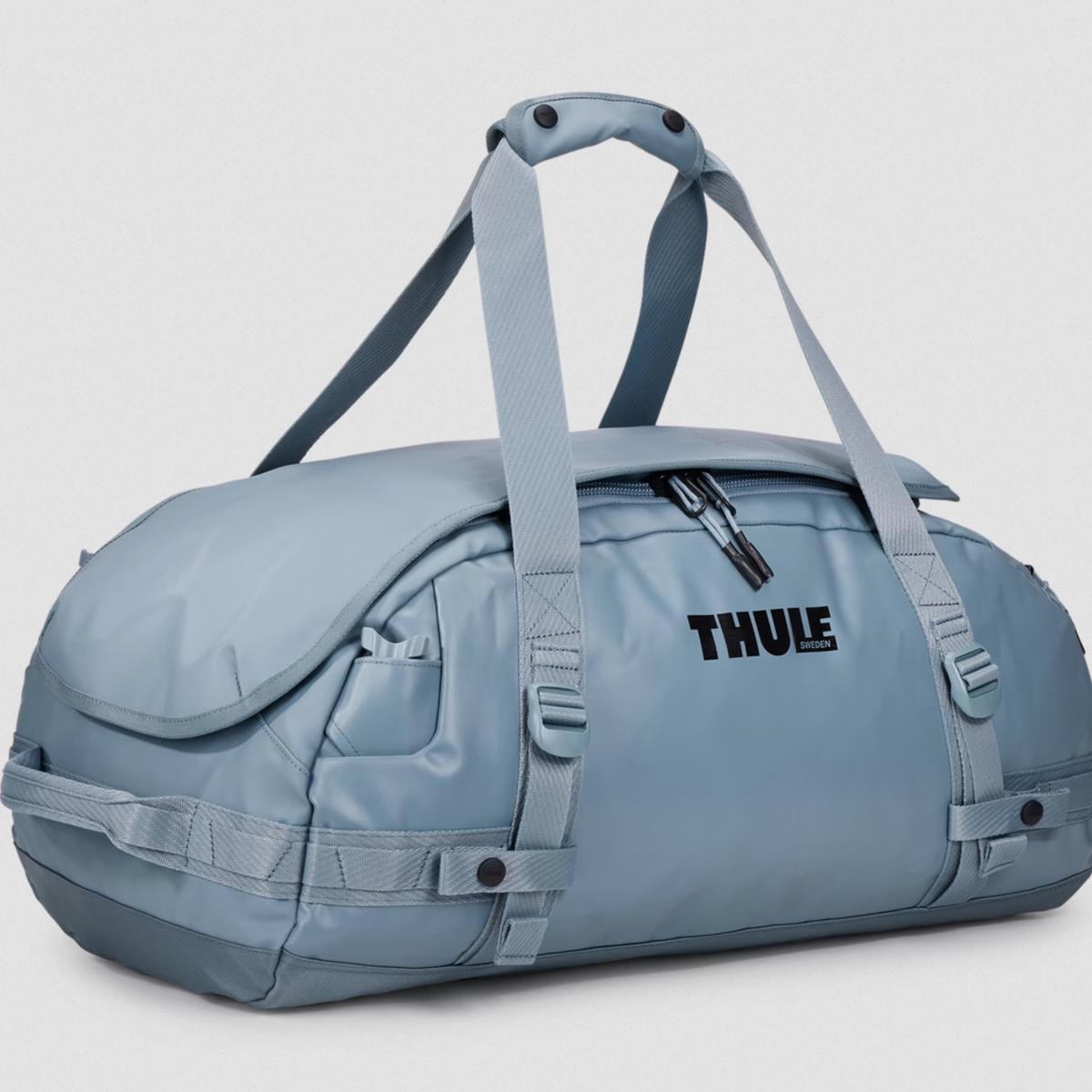 sporty men's weekend bag with backpack straps