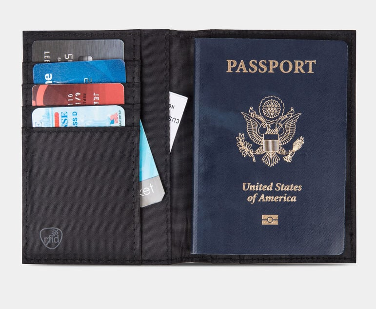 Travelon RFID Blocking Passport Case