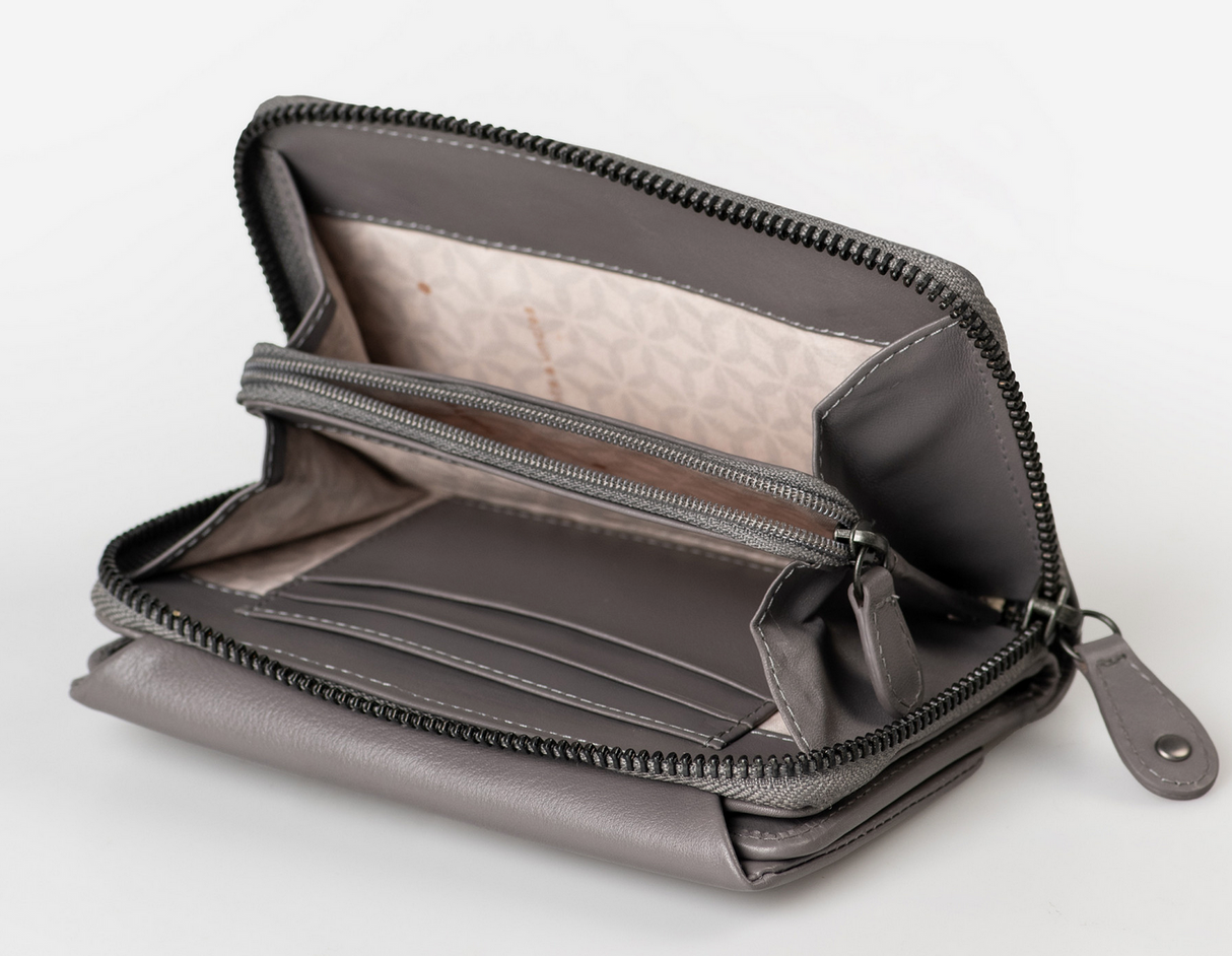 Aunts & Uncles Jamie's Orchard Dahlia Wallet