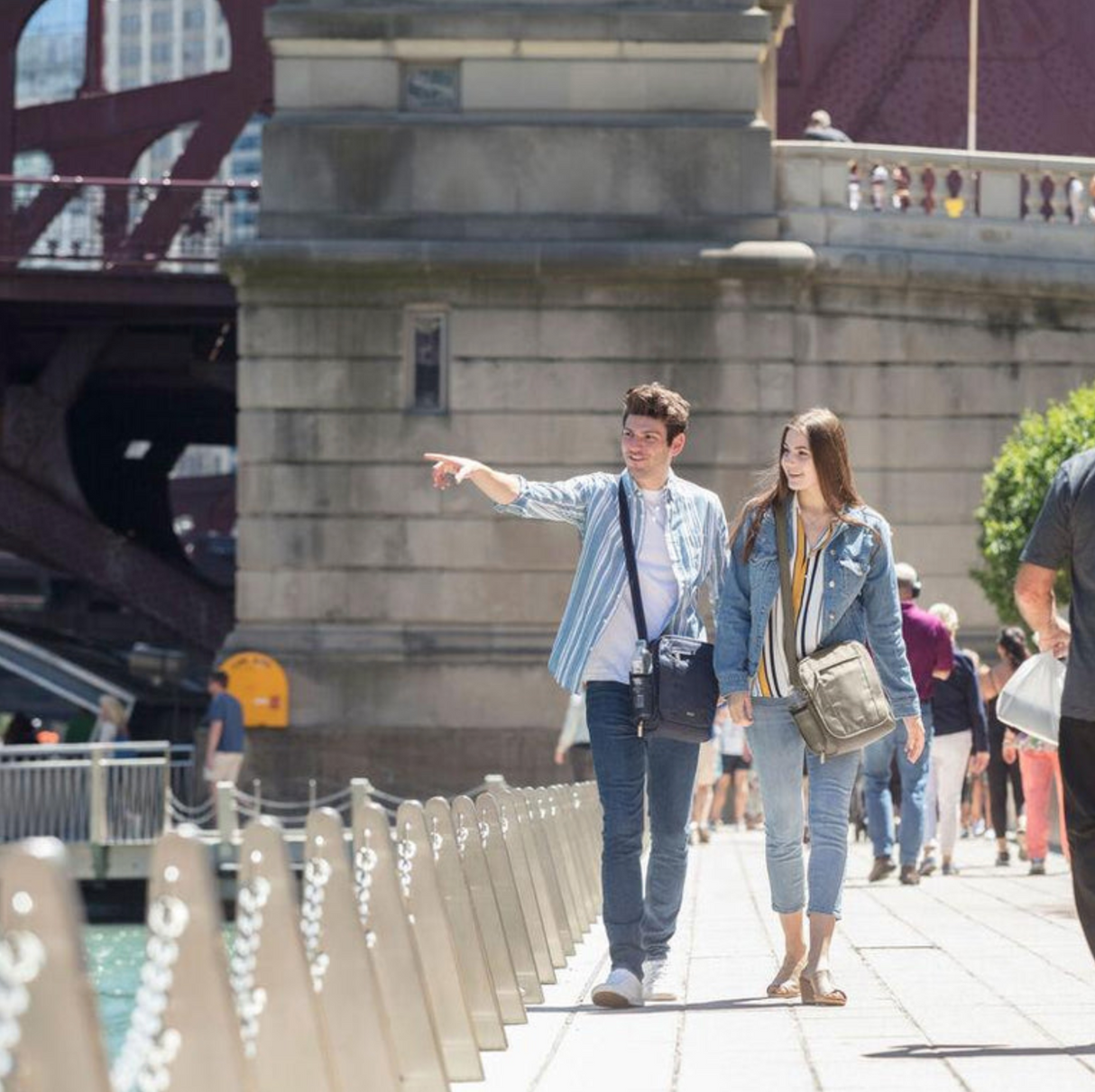 Travelon Anti-Theft Classic Tour Bag