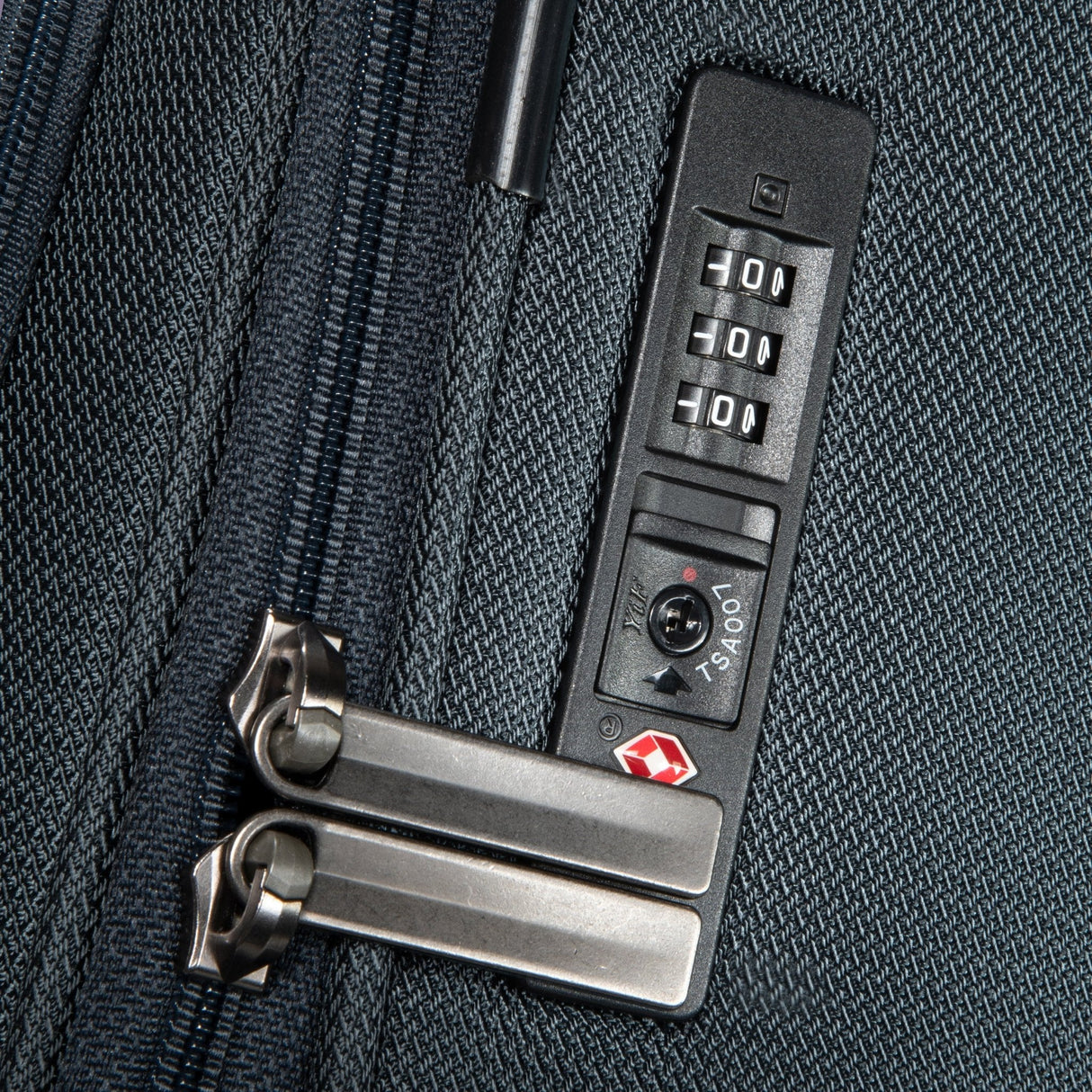 Ricardo Beverly Hills Avalon Softside Large Expandable Spinner