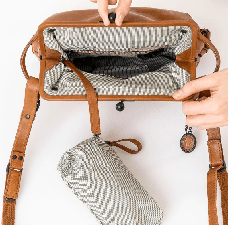 Aunts & Uncles Grandma's Luxury Club Mrs. Teacake - U.N. Luggage Canada