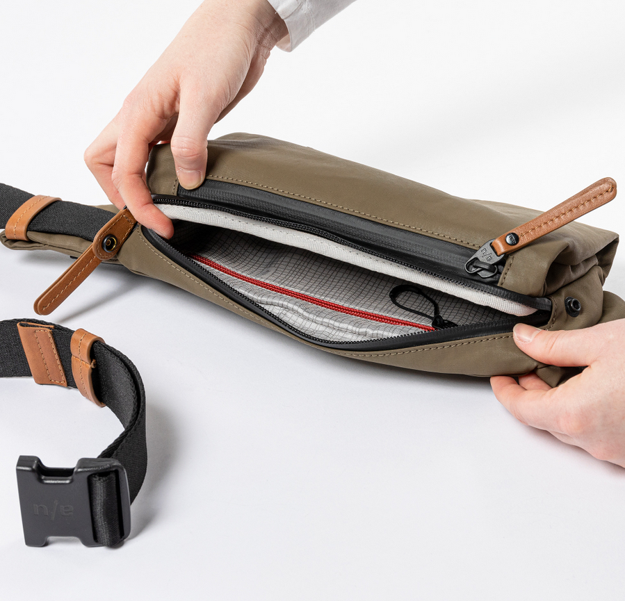 Aunts & Uncles Japan Himeji Hip/Sling Bag