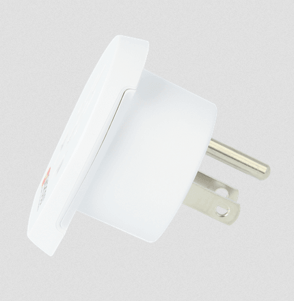 SKROSS World Adapter to USA Adapter - U.N. Luggage Canada