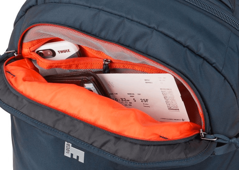 Thule Subterra 22” Wheeled Duffle - U.N. Luggage Canada